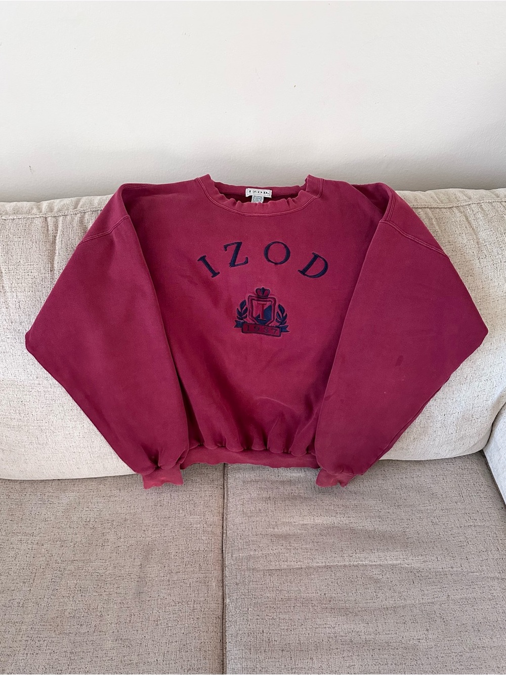 Vintage IZOD Crest Sweatshirt Burgundy Boxy Distressed Fade Men’s XL